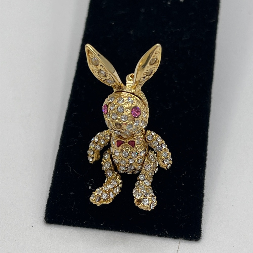 4.7.26-15 Articulating Gold-tone Crystal Bunny Brooch with Pink Eyes